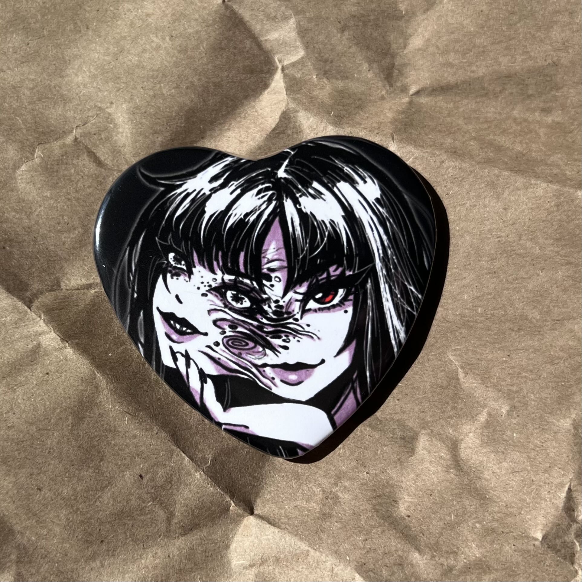 tomie - heart button